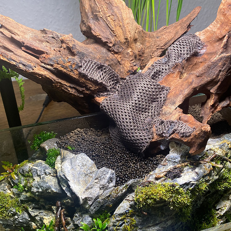 hygrolon im Terrarium aufbinden oder aufkleben